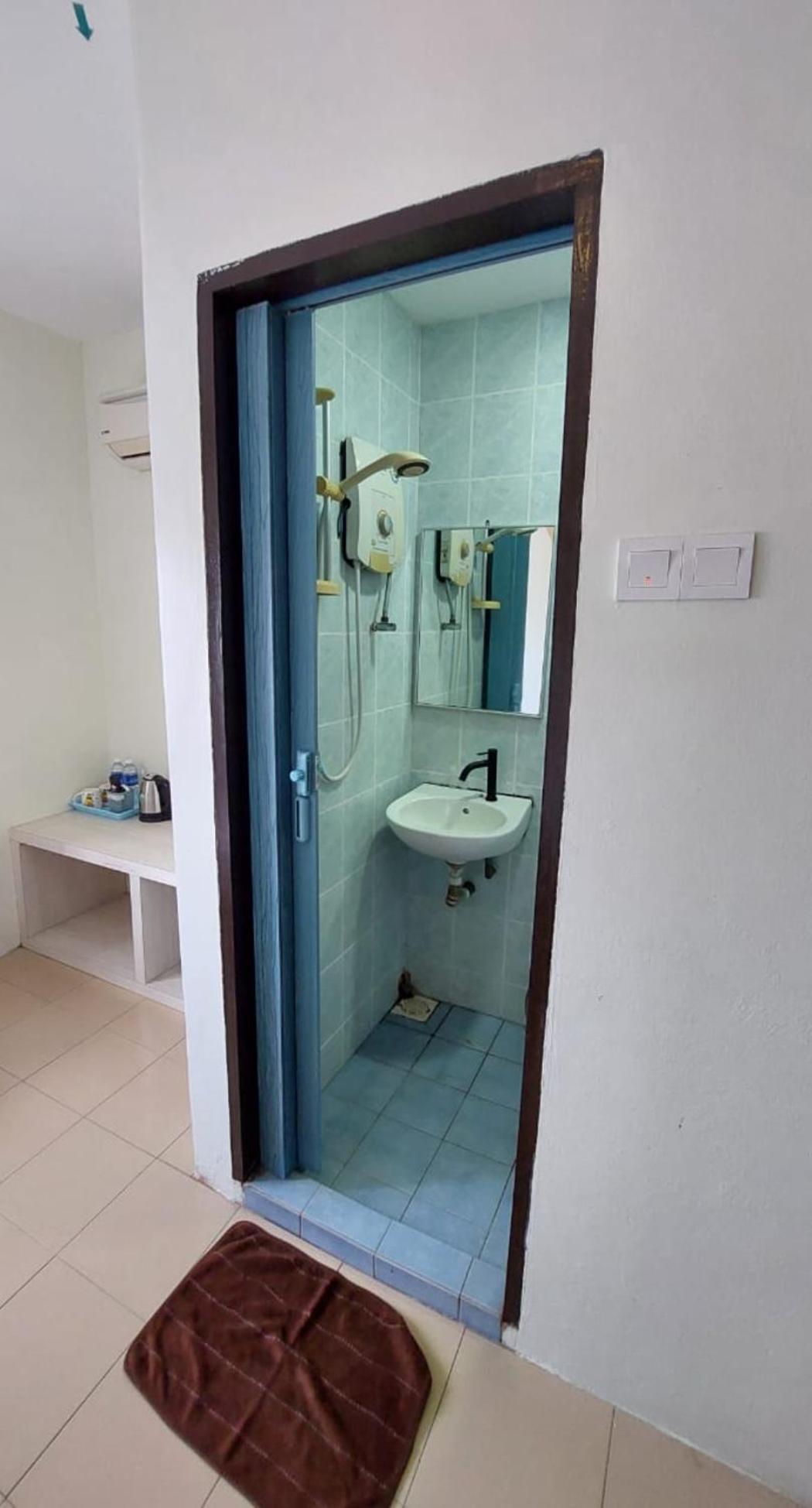 Angsoka Hotel Телук Интан Екстериор снимка