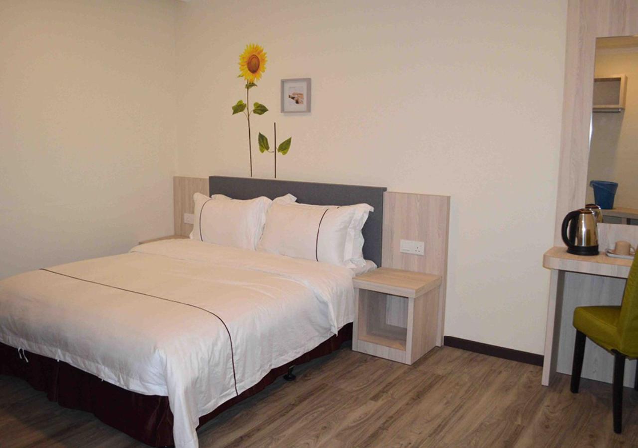 Angsoka Hotel Телук Интан Екстериор снимка