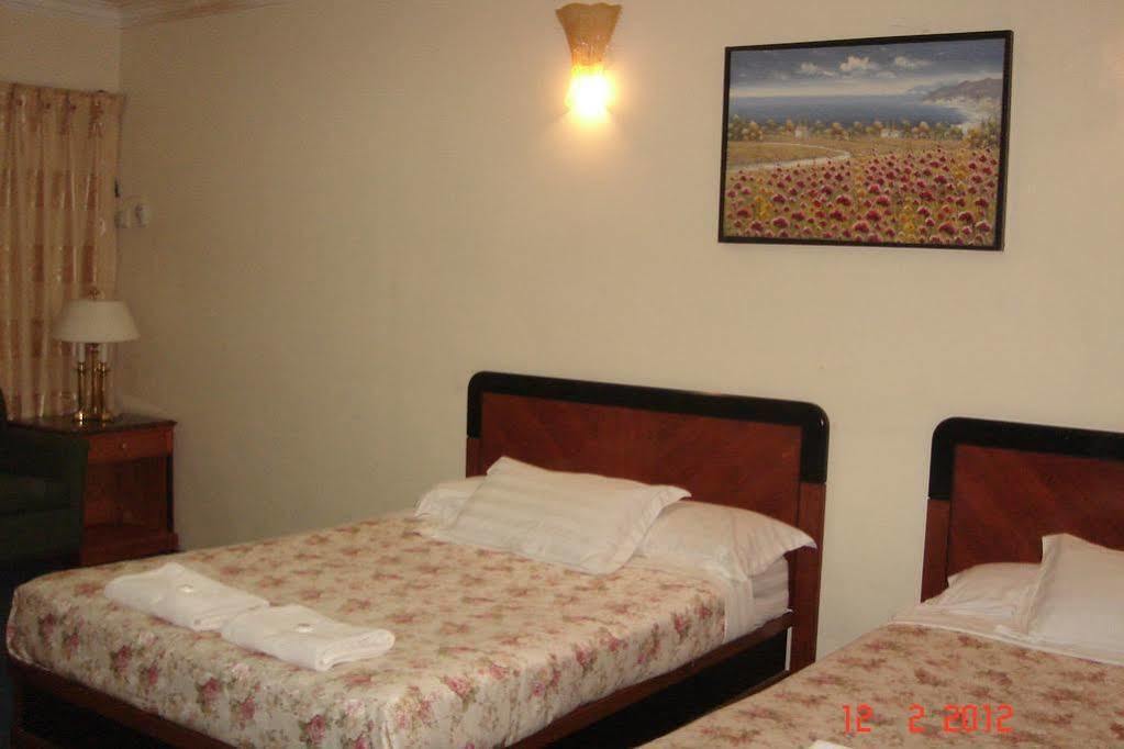 Angsoka Hotel Телук Интан Екстериор снимка