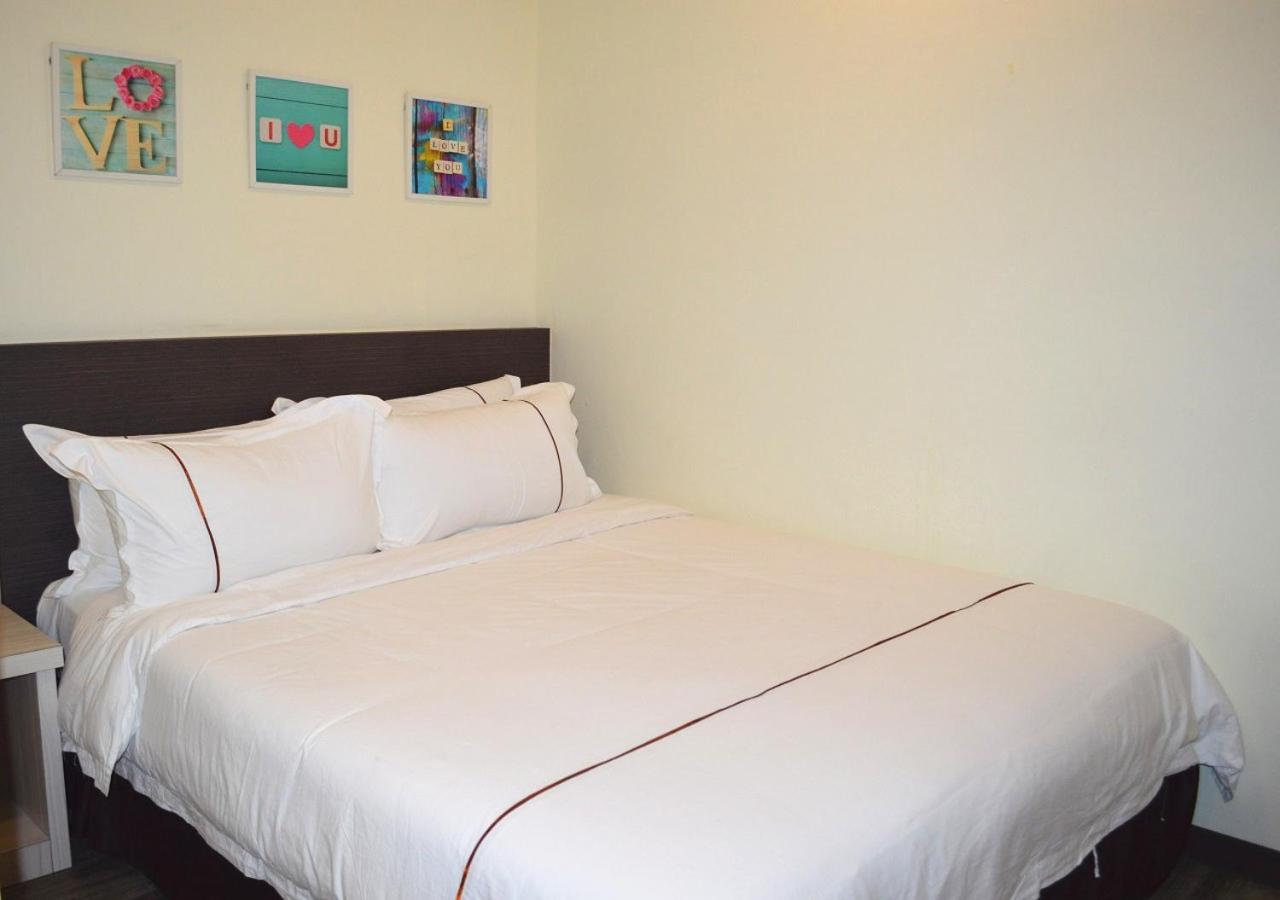 Angsoka Hotel Телук Интан Екстериор снимка