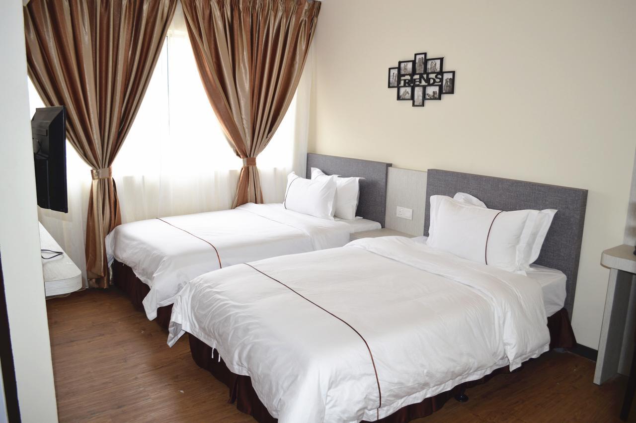 Angsoka Hotel Телук Интан Екстериор снимка