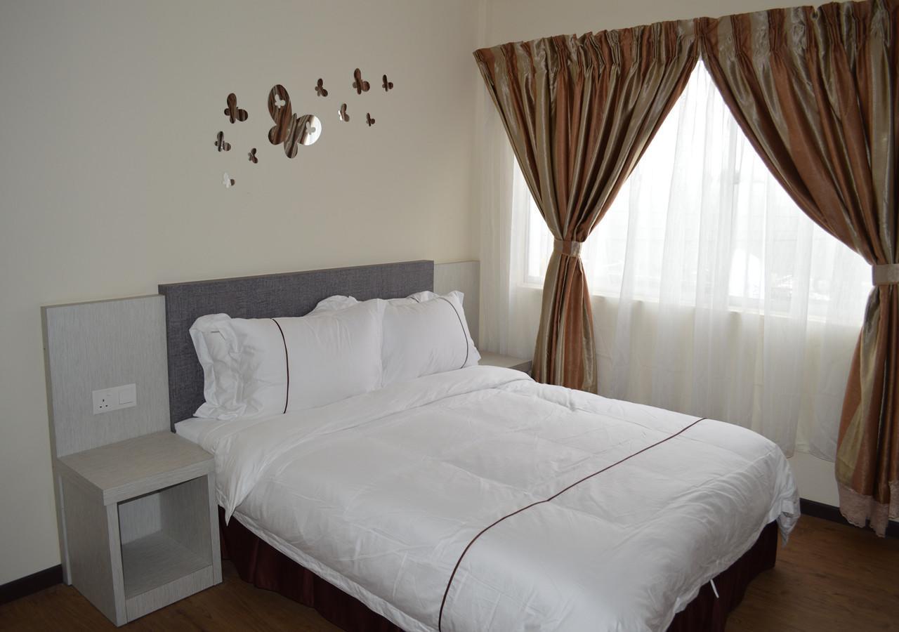 Angsoka Hotel Телук Интан Екстериор снимка