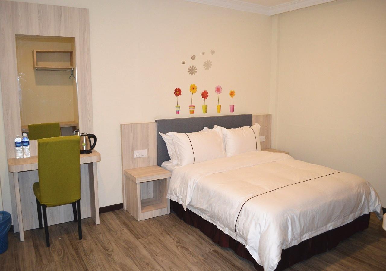 Angsoka Hotel Телук Интан Екстериор снимка