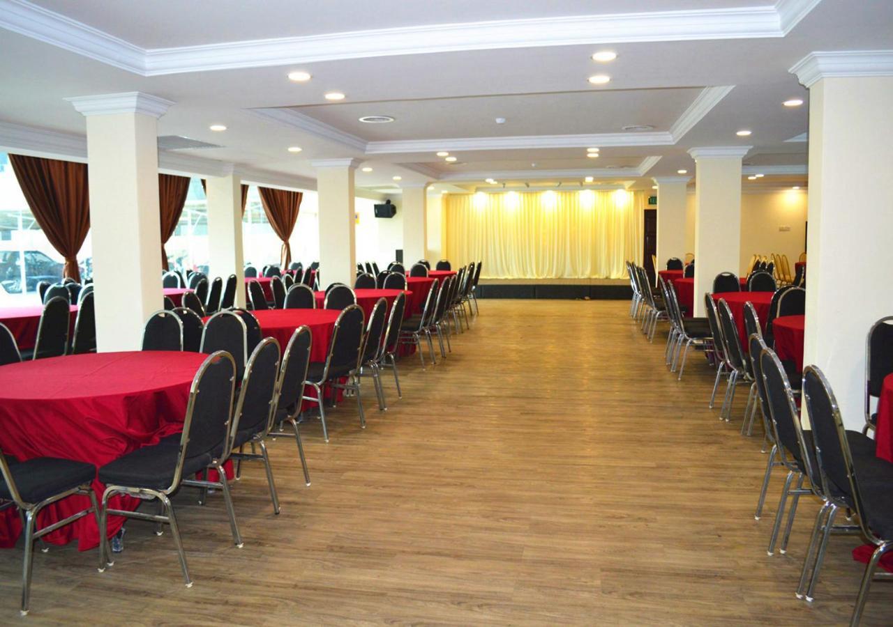 Angsoka Hotel Телук Интан Екстериор снимка